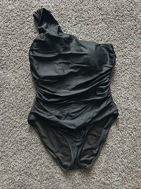 One-Shoulder Black Women’s One-Piece Swimsuit - Classic Swim